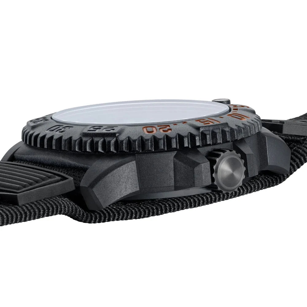 Luminox Navy SEAL 3050 Dive Watch, 44 mm, Pirate Watch Limited Edition