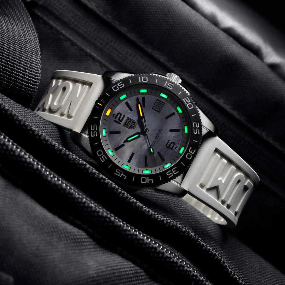 Luminox Pacific Diver Ripple Dive Watch 39mm