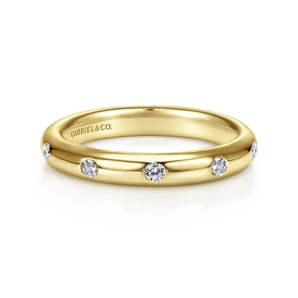 Gabriel & Co., 14K Yellow Gold Burnished Set Round 5 Stone Diamond Band