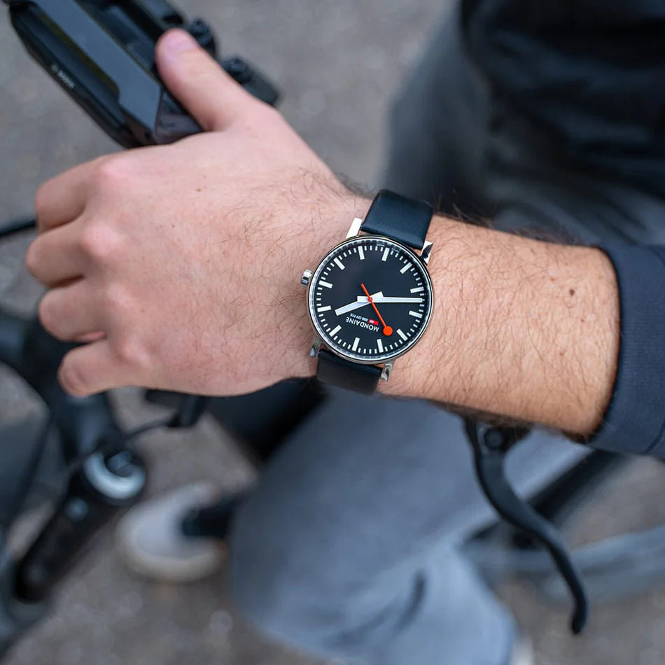 ブラック MONDAINE モンディーン Evo2 MSE.35121.LB Mondaine Evo2 Black Vegan Leather, 43 MM Watch – Vaughan's