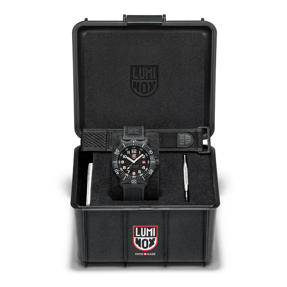 Luminox Navy SEAL 4230 Military Dive Watch, 45 mm Set