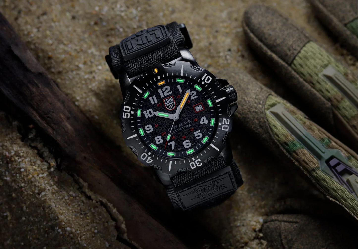 Luminox Navy SEAL 4230 Military Dive Watch, 45 mm Set